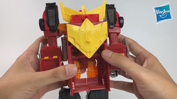 Power Of The Primes Leader Wave 1 Rodimus Prime Chinese Video Review With Screenshots 62 (62 of 76)